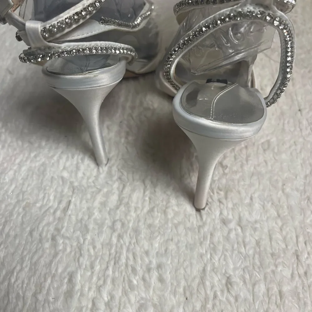 Antonio Melani white Satin Feathered &Rhinestones ankle strap heel Sandals.SZ9M